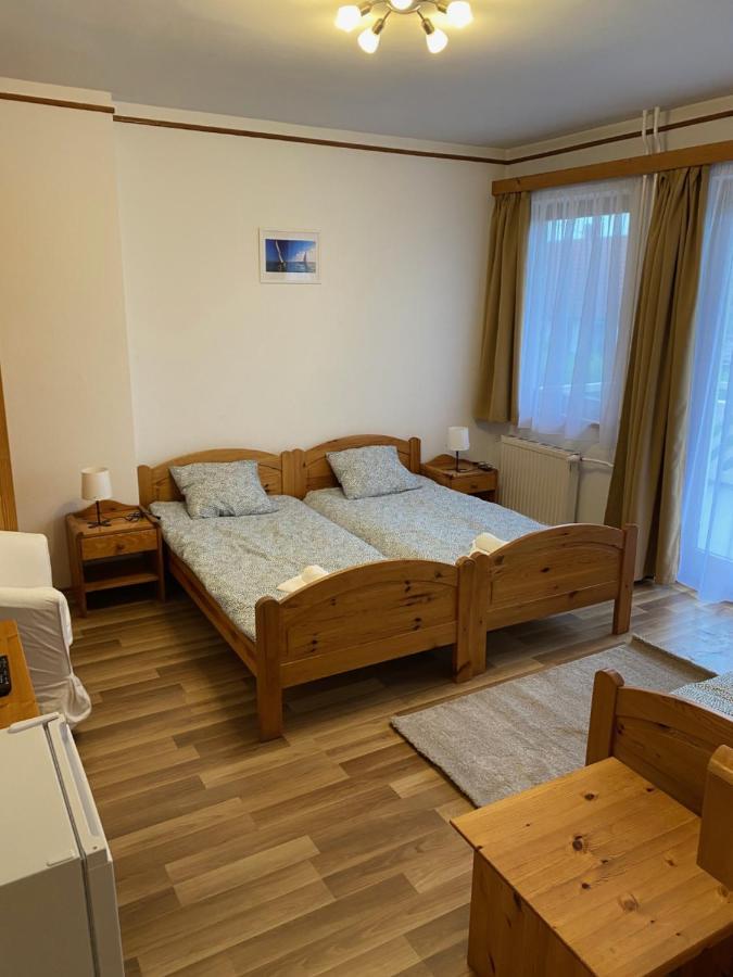 Global Apartmanhaz Vonyarcvashegy Exterior foto