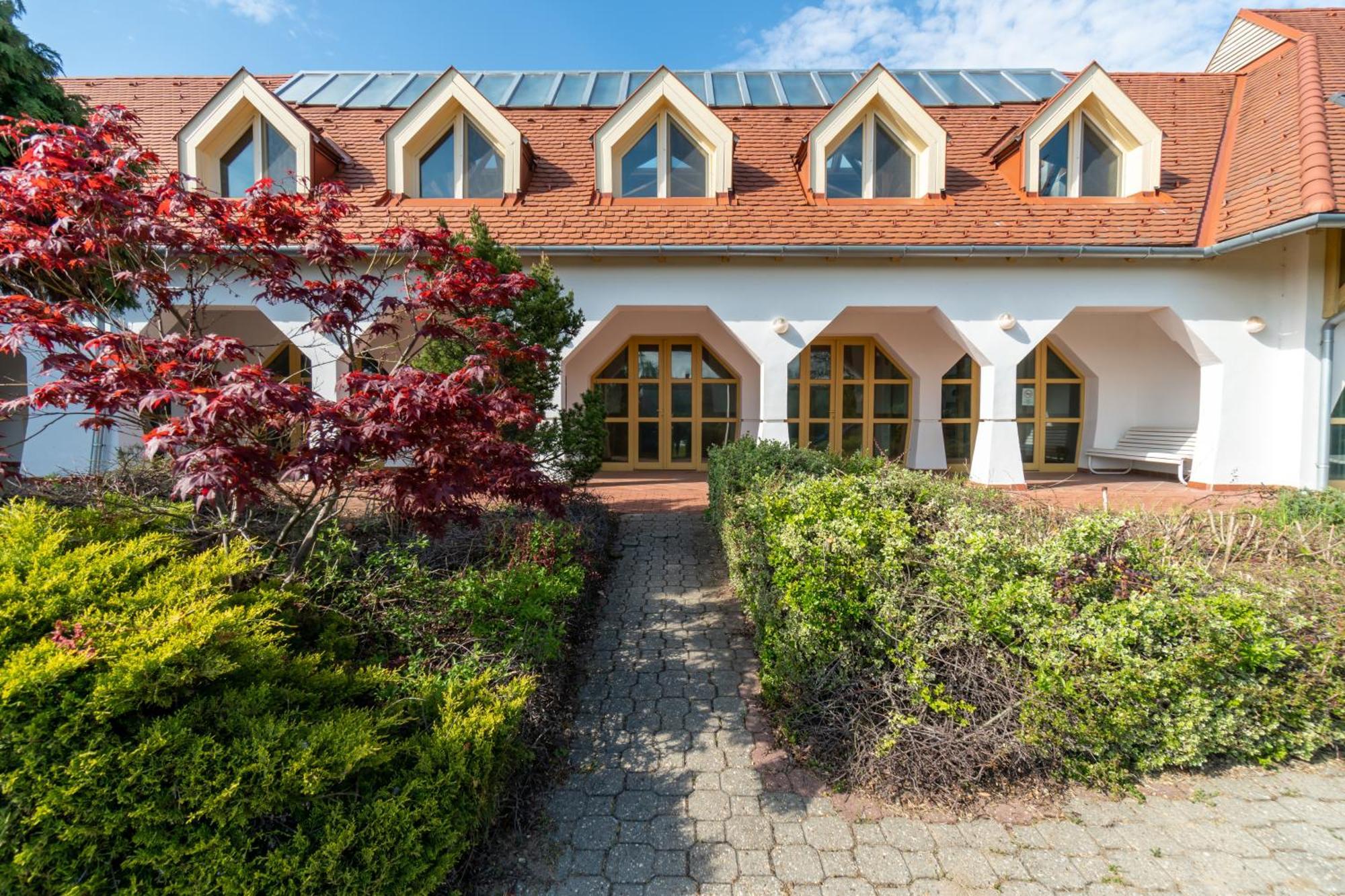 Global Apartmanhaz Vonyarcvashegy Exterior foto